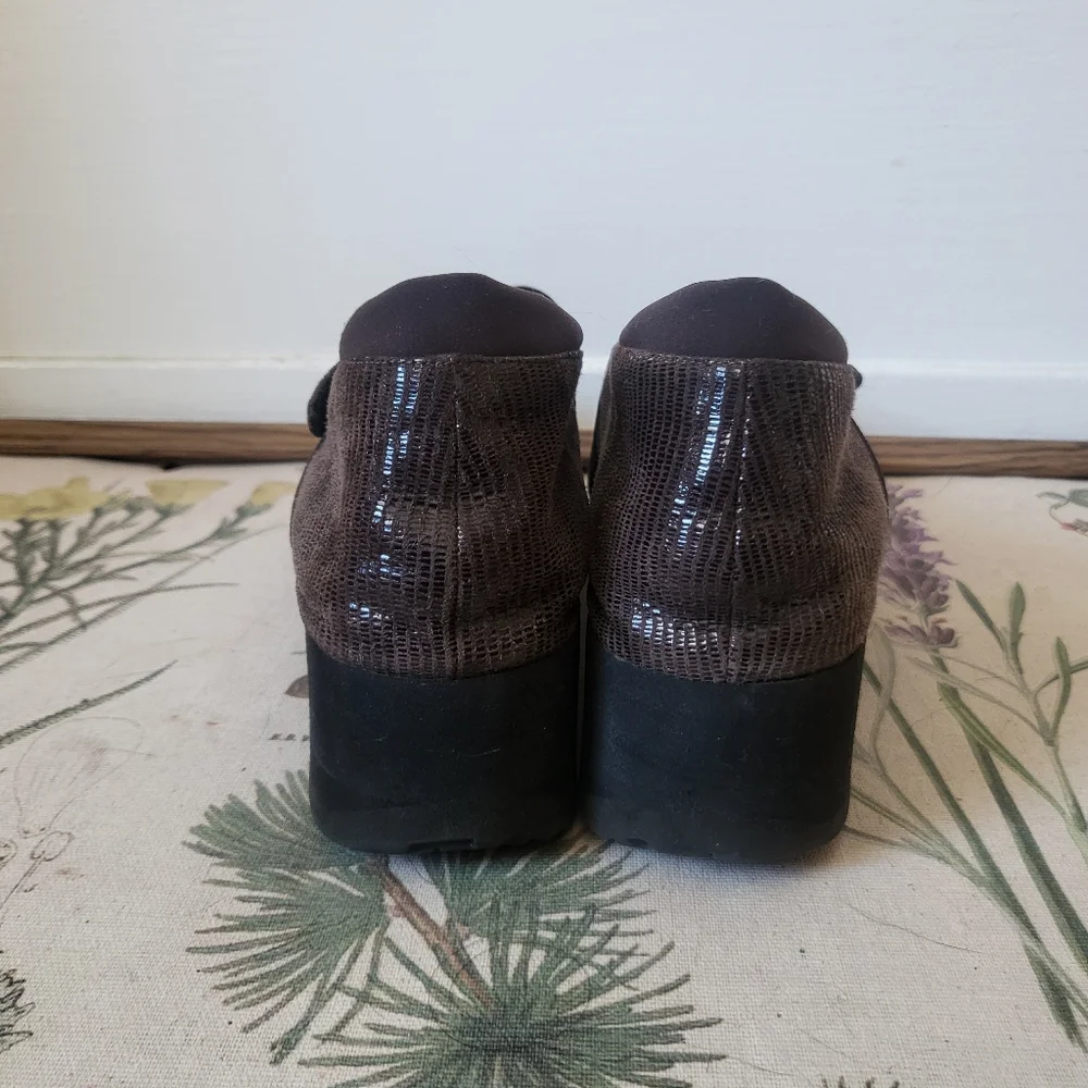 Thierry Rabotin lightweight brown